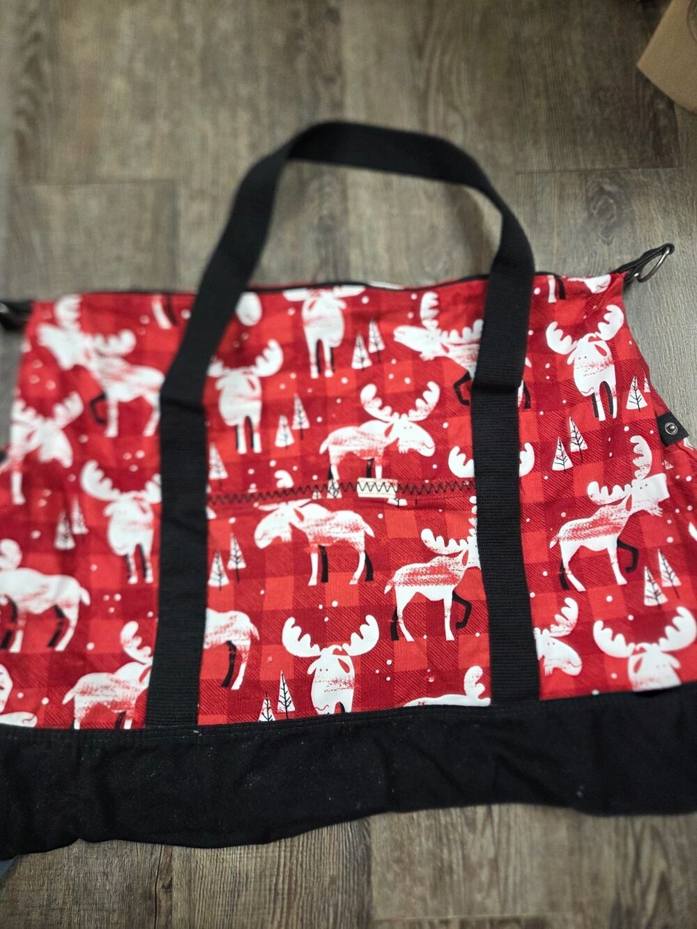Thirty One Retro Metro Large Duffle Bag Weekender Moosin Around Christmas
